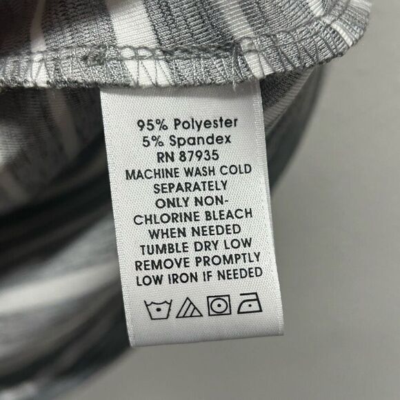 LOGO Lotus Lori Goldstein Gray White Striped Short Sleeve Top Size 1X - Picture 6 of 12